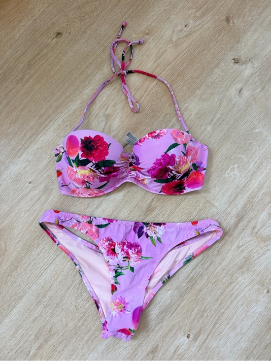 Victoria's Secret Other - Victoria's Secret Pink Floral Molded Bandeau Bikini Top Small 32D